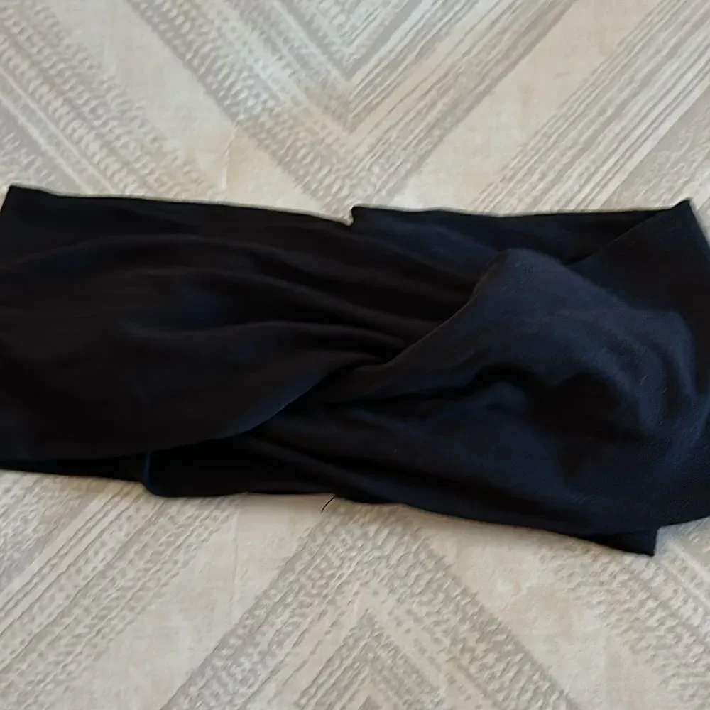L. ERICKSON BLACK ITALIAN HEADWRAP